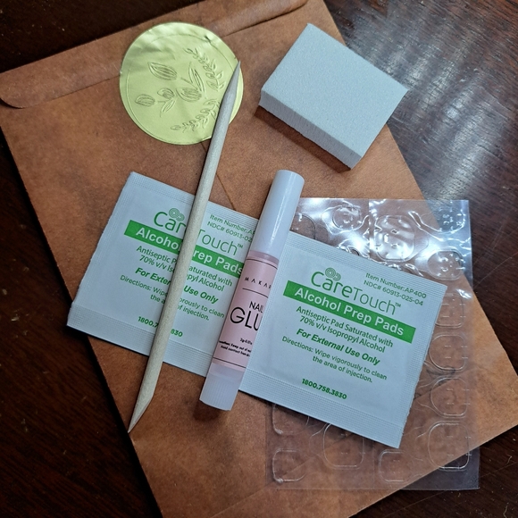 Red and White Polka Dot Press On Nails, Hand Painted Apres Minnie Disney Vibe - Picture 4 of 6